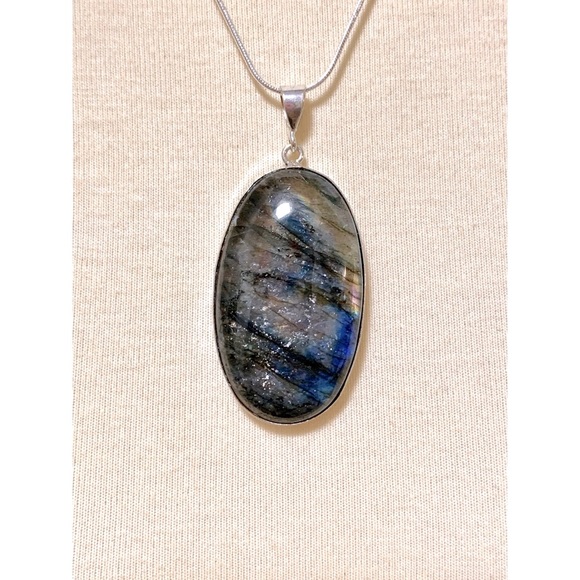 π Beautiful shimmering Labradorite necklace - Picture 3 of 10